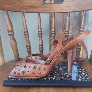 Manolo Blahnik Tan Leather Heels with Cut-Out Design 38 Euro